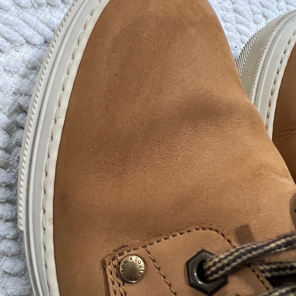 Louis Vuitton Men’s Sneaker. LV men’s size 7 1/2 (9.5 US) - Picture 11 of 11